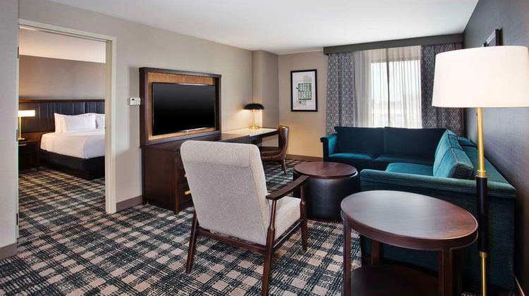 DoubleTree by Hilton Lansing Room