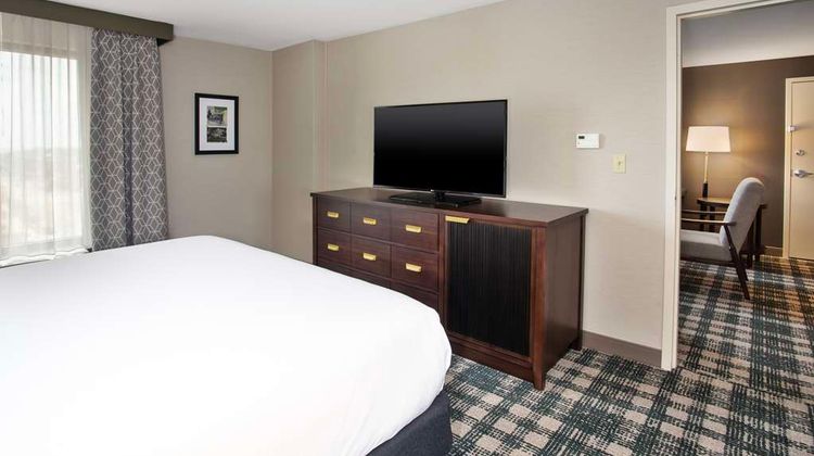DoubleTree by Hilton Lansing Room