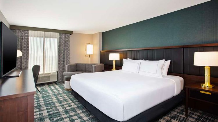 DoubleTree by Hilton Lansing Room