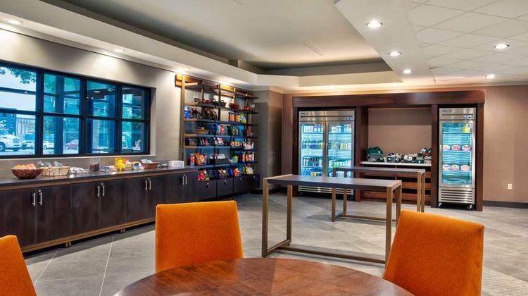DoubleTree by Hilton Lansing Restaurant