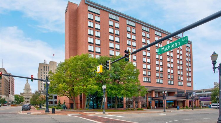 DoubleTree by Hilton Lansing Exterior