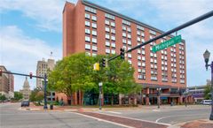 DoubleTree by Hilton Lansing
