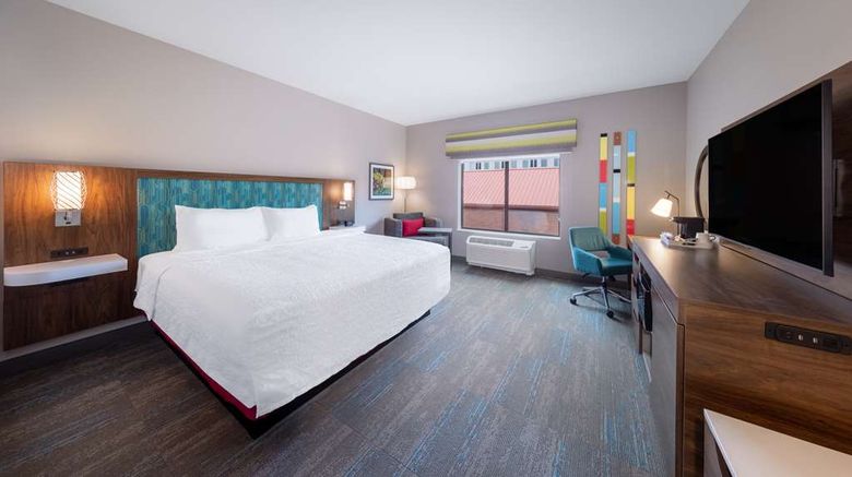 <b>Hampton Inn Columbus Downtown Room</b>. Images powered by <a href="https://iceportal.shijigroup.com/" title="IcePortal" target="_blank">IcePortal</a>.