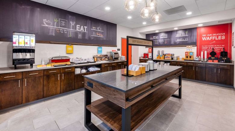 <b>Hampton Inn Columbus Downtown Restaurant</b>. Images powered by <a href="https://iceportal.shijigroup.com/" title="IcePortal" target="_blank">IcePortal</a>.