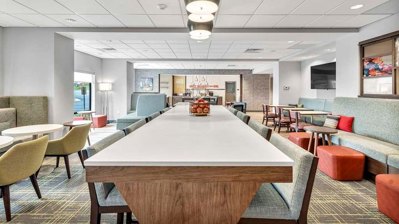 <b>Hampton Inn Zion Crossroads Gordonsville Lobby</b>. Images powered by <a href="https://iceportal.shijigroup.com/" title="IcePortal" target="_blank">IcePortal</a>.