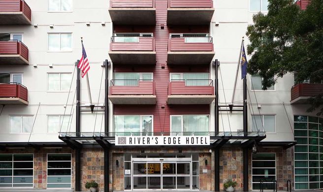 River's Edge Hotel, Tapestry Coll Hilton Exterior