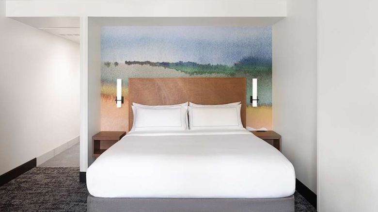 <b>River's Edge Hotel, Tapestry Coll Hilton Room</b>. Images powered by <a href="https://iceportal.shijigroup.com/" title="IcePortal" target="_blank">IcePortal</a>.