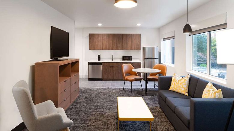 <b>River's Edge Hotel, Tapestry Coll Hilton Room</b>. Images powered by <a href="https://iceportal.shijigroup.com/" title="IcePortal" target="_blank">IcePortal</a>.