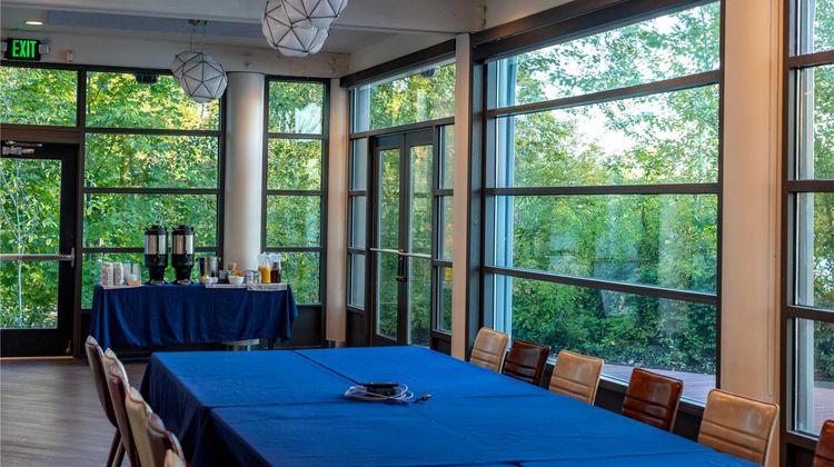 River's Edge Hotel, Tapestry Coll Hilton Meeting