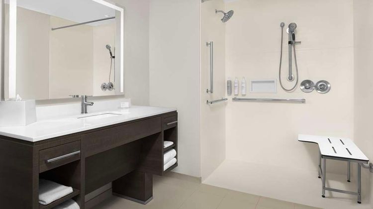 Home2 Suites by Hilton Falls Church Room