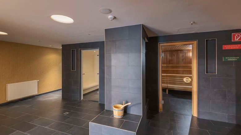 <b>DoubleTree by Hilton Vienna Schonbrunn Recreation</b>. Images powered by <a href="https://iceportal.shijigroup.com/" title="IcePortal" target="_blank">IcePortal</a>.