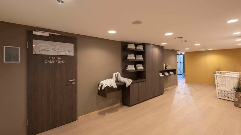 <b>DoubleTree by Hilton Vienna Schonbrunn Recreation</b>. Images powered by <a href="https://iceportal.shijigroup.com/" title="IcePortal" target="_blank">IcePortal</a>.