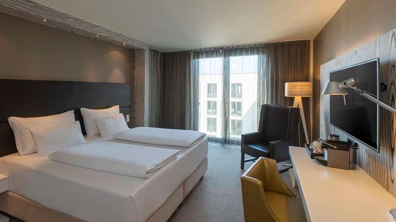 <b>DoubleTree by Hilton Vienna Schonbrunn Room</b>. Images powered by <a href="https://iceportal.shijigroup.com/" title="IcePortal" target="_blank">IcePortal</a>.