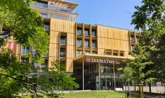 DoubleTree by Hilton Vienna Schonbrunn Exterior
