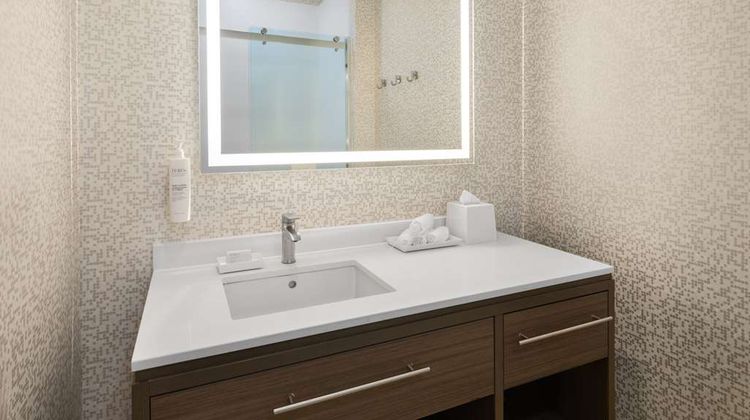 Home2 Suites by Hilton Medical Center Room