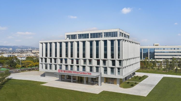 Hilton Garden Inn Kunming Dianchi Exterior