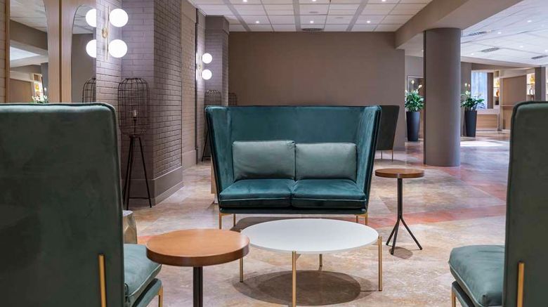 <b>Hilton Garden Inn Bologna North Lobby</b>. Images powered by <a href="https://iceportal.shijigroup.com/" title="IcePortal" target="_blank">IcePortal</a>.