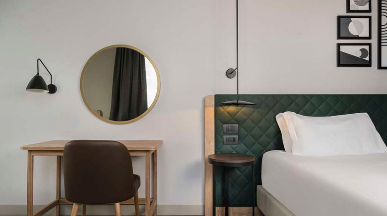 <b>Hilton Garden Inn Bologna North Room</b>. Images powered by <a href="https://iceportal.shijigroup.com/" title="IcePortal" target="_blank">IcePortal</a>.