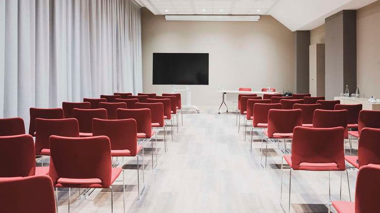 <b>Hilton Garden Inn Bologna North Meeting</b>. Images powered by <a href="https://iceportal.shijigroup.com/" title="IcePortal" target="_blank">IcePortal</a>.