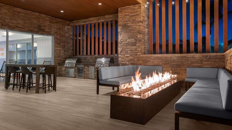 Home2 Suites by Hilton Eureka Restaurant