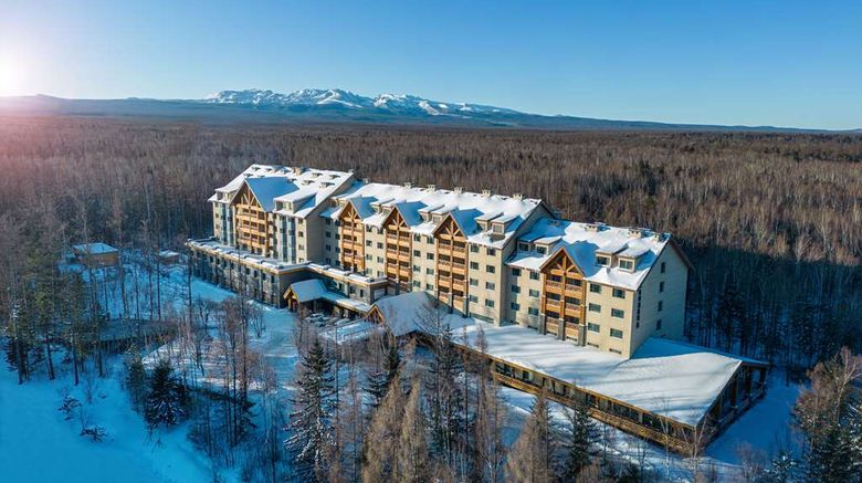 <b>DoubleTree by Hilton Hot Spring Exterior</b>. Images powered by <a href="https://iceportal.shijigroup.com/" title="IcePortal" target="_blank">IcePortal</a>.