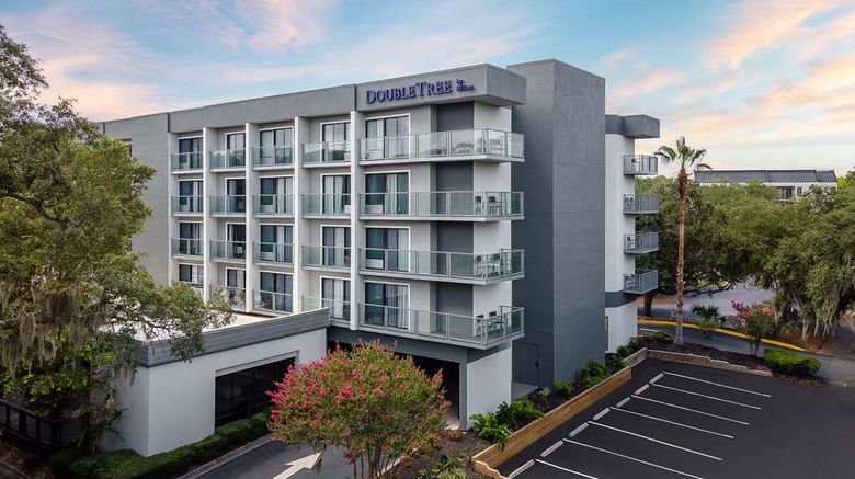 <b>DoubleTree by Hilton Hilton Head Island Exterior</b>. Images powered by <a href="https://iceportal.shijigroup.com/" title="IcePortal" target="_blank">IcePortal</a>.