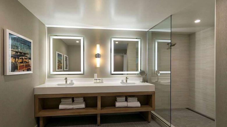 <b>Inn At The Pier Room</b>. Images powered by <a href="https://iceportal.shijigroup.com/" title="IcePortal" target="_blank">IcePortal</a>.