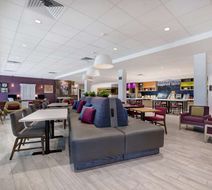 Home2 Suites by Hilton Petaluma Lobby