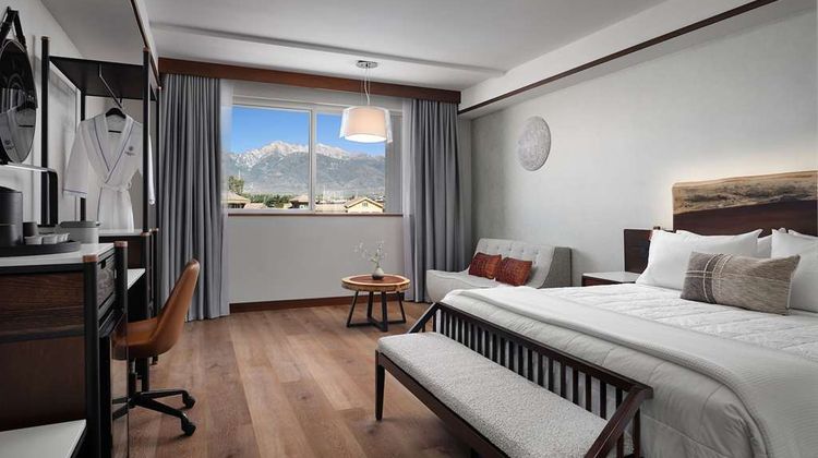 Sanctity Hotel Rancho Cucamonga Room