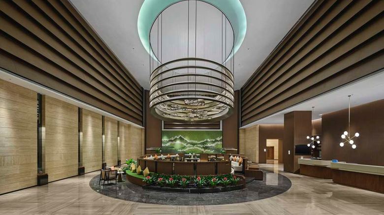 <b>Hilton Garden Inn Ganzhou Longnan Lobby</b>. Images powered by <a href="https://iceportal.shijigroup.com/" title="IcePortal" target="_blank">IcePortal</a>.