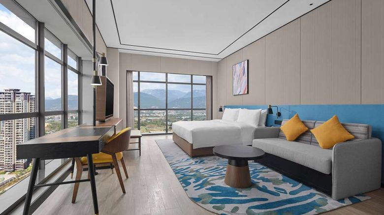 <b>Hilton Garden Inn Ganzhou Longnan Room</b>. Images powered by <a href="https://iceportal.shijigroup.com/" title="IcePortal" target="_blank">IcePortal</a>.