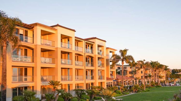 Dolphin Bay Resort & Spa Exterior
