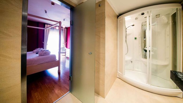 <b>Hotel Estrella Albatros Room</b>. Images powered by <a href="https://iceportal.shijigroup.com/" title="IcePortal" target="_blank">IcePortal</a>.
