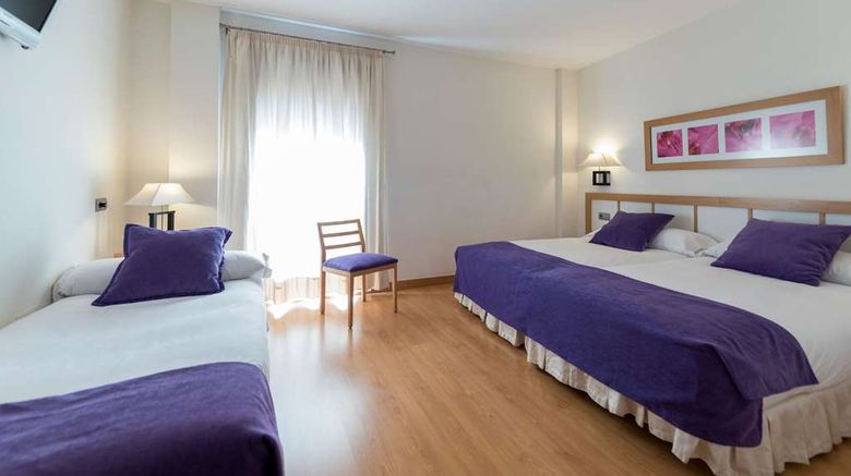 <b>Hotel Estrella Albatros Room</b>. Images powered by <a href="https://iceportal.shijigroup.com/" title="IcePortal" target="_blank">IcePortal</a>.