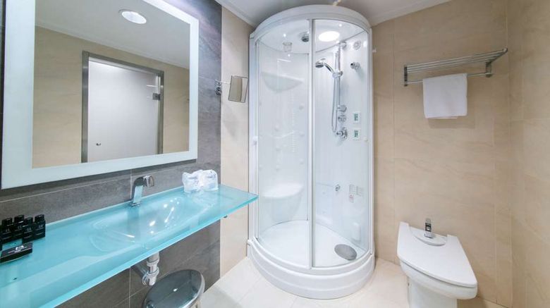 <b>Hotel Estrella Albatros Room</b>. Images powered by <a href="https://iceportal.shijigroup.com/" title="IcePortal" target="_blank">IcePortal</a>.