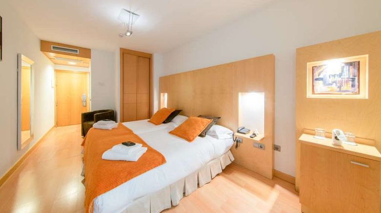 <b>Hotel Estrella Albatros Room</b>. Images powered by <a href="https://iceportal.shijigroup.com/" title="IcePortal" target="_blank">IcePortal</a>.