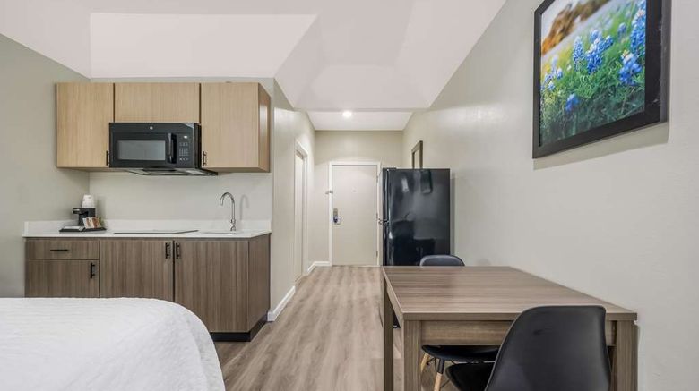 <b>SureStay Studio by BW Conroe Downtown Room</b>. Images powered by <a href="https://iceportal.shijigroup.com/" title="IcePortal" target="_blank">IcePortal</a>.