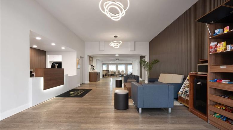 <b>Wingate by Wyndham Dublin Claytor Lake Lobby</b>. Images powered by <a href="https://iceportal.shijigroup.com/" title="IcePortal" target="_blank">IcePortal</a>.