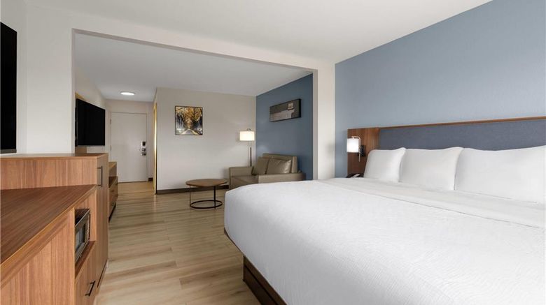 <b>Wingate by Wyndham Dublin Claytor Lake Suite</b>. Images powered by <a href="https://iceportal.shijigroup.com/" title="IcePortal" target="_blank">IcePortal</a>.