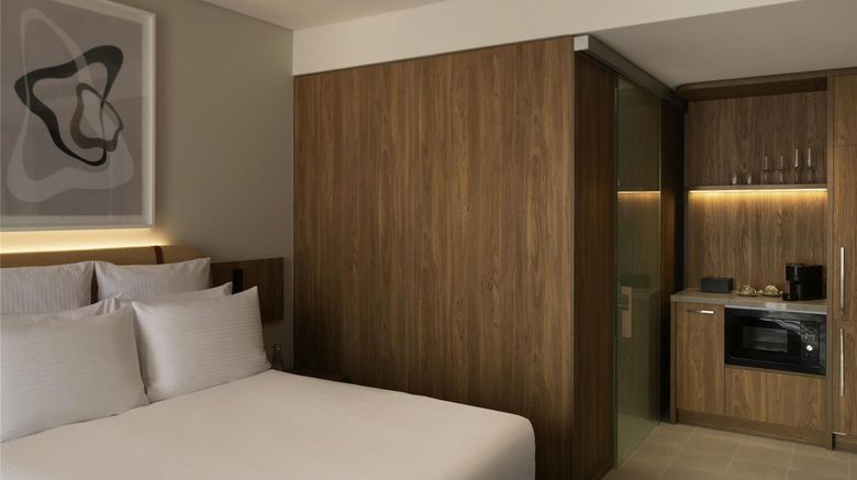<b>Pullman Sydney Penrith Suite</b>. Images powered by <a href="https://iceportal.shijigroup.com/" title="IcePortal" target="_blank">IcePortal</a>.