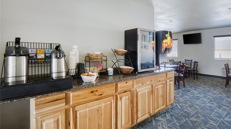 <b>SureStay Plus by Best Western Montrose Restaurant</b>. Images powered by <a href="https://iceportal.shijigroup.com/" title="IcePortal" target="_blank">IcePortal</a>.