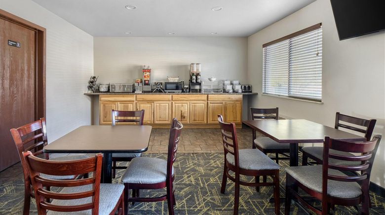 <b>SureStay Plus by Best Western Montrose Restaurant</b>. Images powered by <a href="https://iceportal.shijigroup.com/" title="IcePortal" target="_blank">IcePortal</a>.