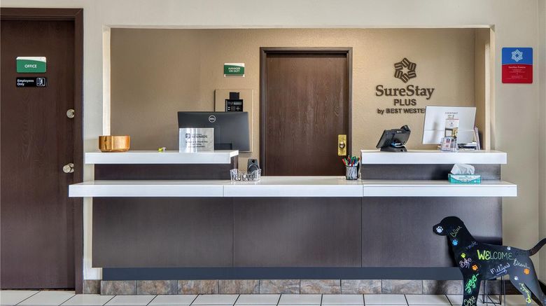 <b>SureStay Plus by Best Western Montrose Lobby</b>. Images powered by <a href="https://iceportal.shijigroup.com/" title="IcePortal" target="_blank">IcePortal</a>.