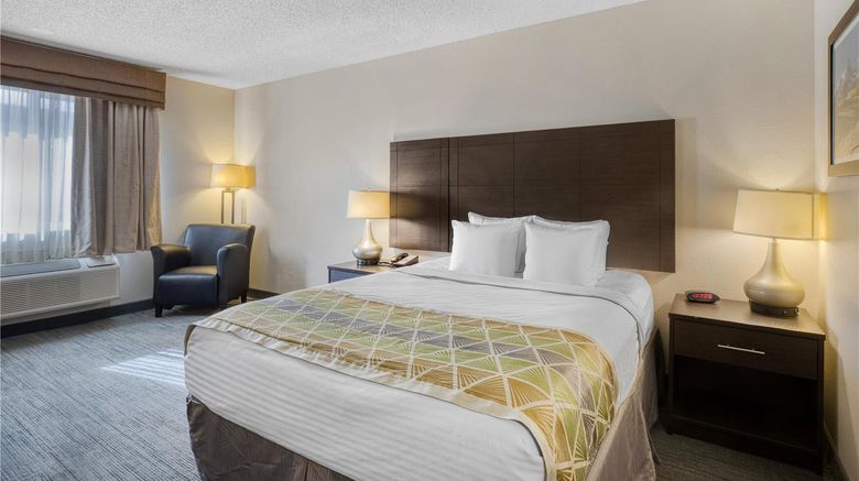 <b>SureStay Plus by Best Western Montrose Room</b>. Images powered by <a href="https://iceportal.shijigroup.com/" title="IcePortal" target="_blank">IcePortal</a>.