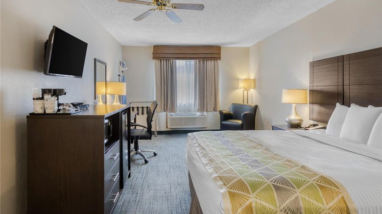 <b>SureStay Plus by Best Western Montrose Room</b>. Images powered by <a href="https://iceportal.shijigroup.com/" title="IcePortal" target="_blank">IcePortal</a>.