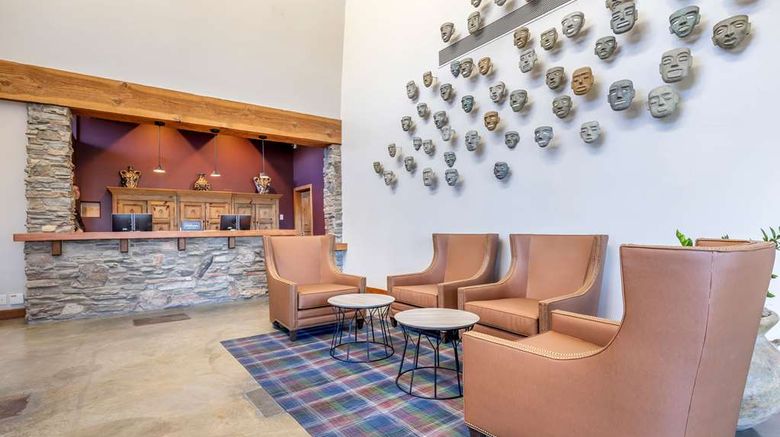 <b>Hilton Grand Vacations Club Palm Desert Lobby</b>. Images powered by <a href="https://iceportal.shijigroup.com/" title="IcePortal" target="_blank">IcePortal</a>.