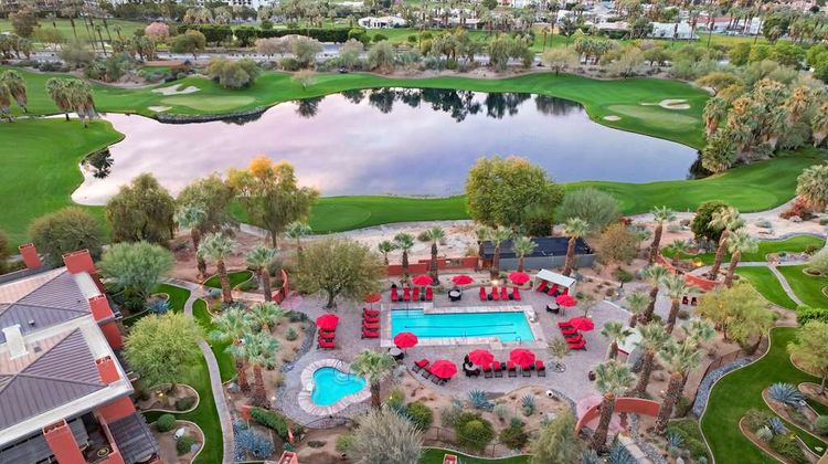 Hilton Grand Vacations Club Palm Desert Pool