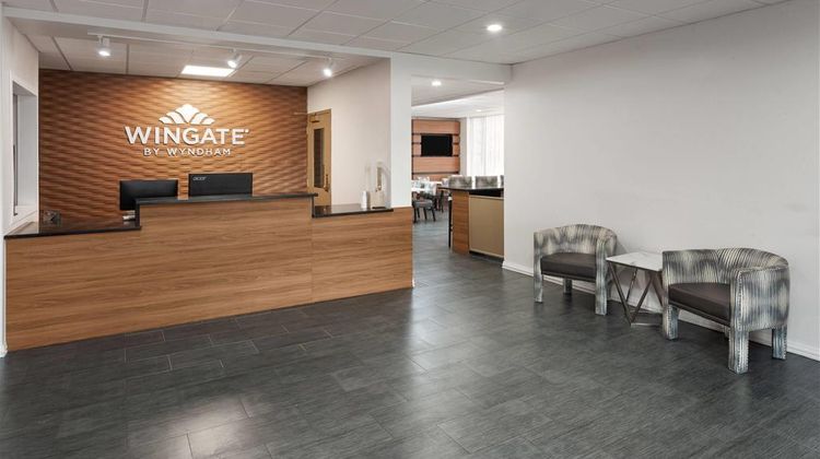 Wingate by Wyndham Sheboygan Lobby