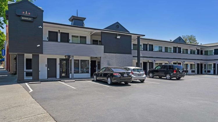 Sather Berkeley, SureStay Collection Exterior