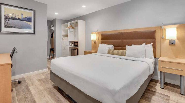 Sather Berkeley, SureStay Collection Room